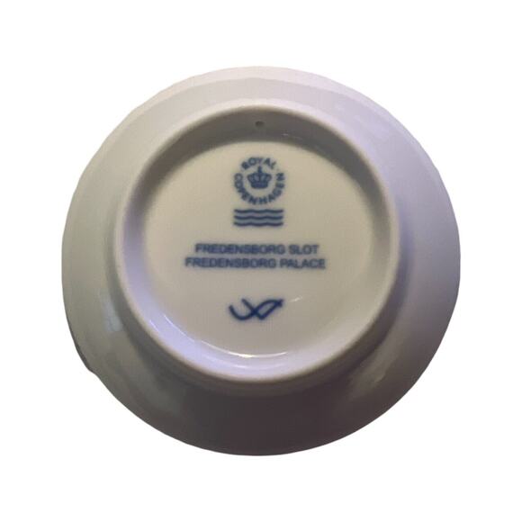 Royal Copenhagen Mini Annual Plate FREDENSBORG PALACE Vintage 2006 NEW IN BOX - Picture 3 of 4